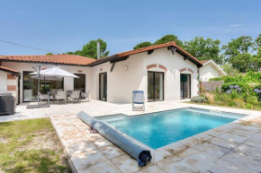 Maison de la Source - Piscine chauffée, proche plage du Betey